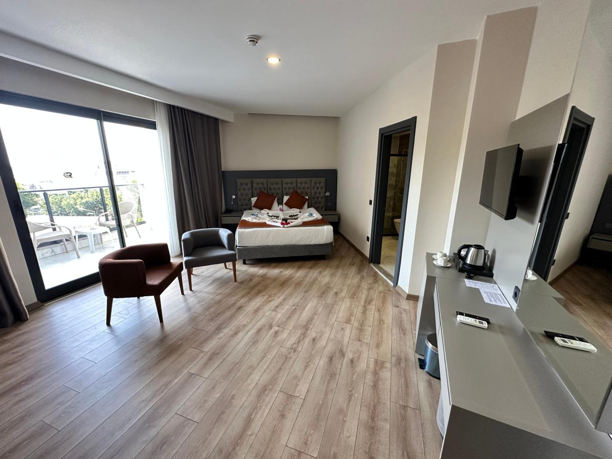 Side Golden Rock Hotel&Spa מראה חיצוני תמונה